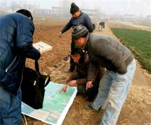 ɽ��۰�ǣ�С��ֱ������ѡ��ɻ���ء�