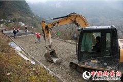 ������¡��ˮ��·�޵����ſ� �����¸�����ͷ