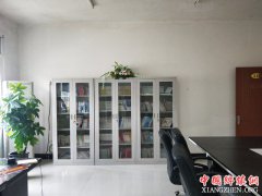 ���չ�أ���Ϫ���ľٴ룬�����������