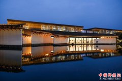 ����40�꣺����ľ������еĶ�