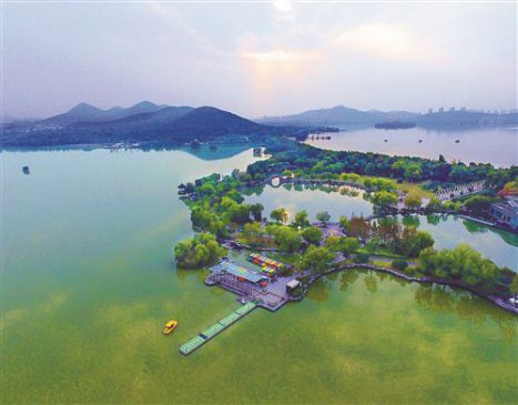 ���գ���������������ɫ�ʰ�� ���и�������ɫ��