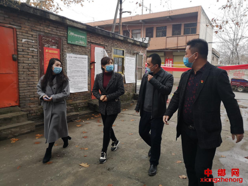 �������������쵼����������ο������Ⱥ��