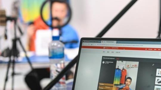 ֱ������������飺����˭�ڻ�ˮ���㣿