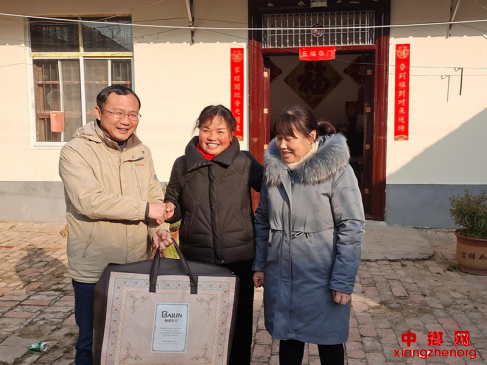 ���գ��۳���ţ����չ���߹ٱ���ͥ�߷�ο�ʻ