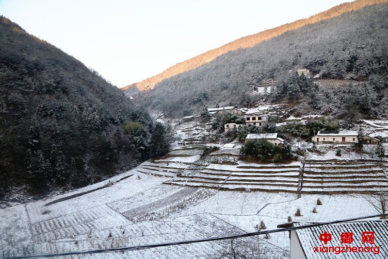 重庆巫山:雪恋云景似仙境