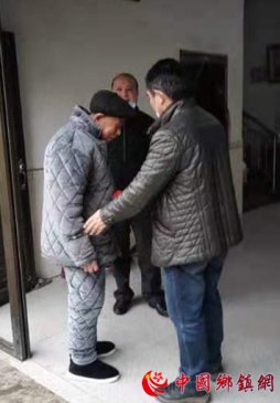 �����������г��ල�����ֿ�չ����ǰο�ʻ