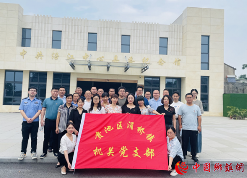 �����������ص�֧����ʵ��չ���ĸ�һ��ϵ�л��ף����100����