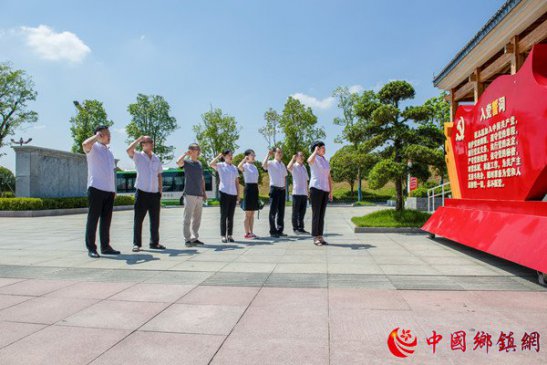  ���ϣ���Զ��ί��쿪չ���廳�������ң����и����������⵳�ջ