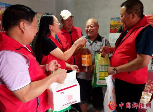 ۰�ǣ��������ס��ذ��ͱ����۾��˼�ͥ