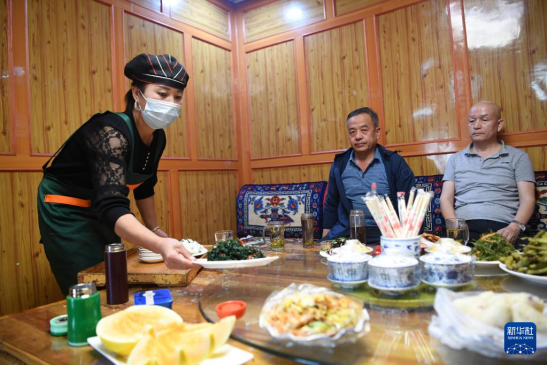 �߽���忴С������ȫ�����μ��ٹ�ͬ��ԣ