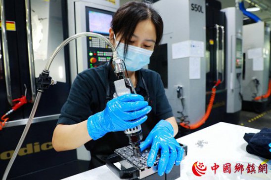 ���ո�����������Ʒ����æ