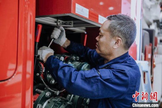 广西消防装备技师：维护“高精尖”消防装备的“妙手神医”