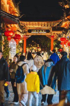 �οͽӴ������������������г�ʵ�֡����ź족