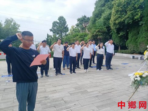 安徽：怀远县兰桥镇举行向人民英雄敬献花篮仪式