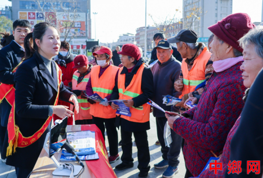 安徽亳州薛阁:反诈宣传进广场 守护群众“钱袋子”