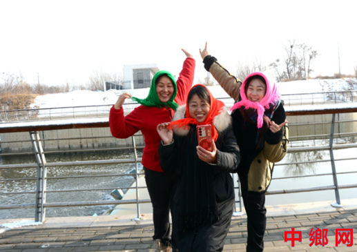 �����ڻ����׳���ѩӰ���� ��̬�������˾ӻ���