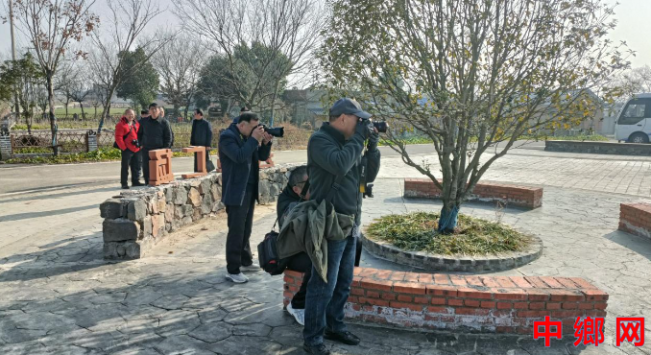 ���գ�������������չ��������� Ѱ��ʫ�⡱�ɷ�